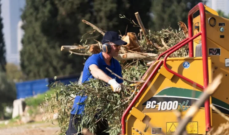 İzmir’de yeşil atıklar kompost gübreye dönüştürülüyor