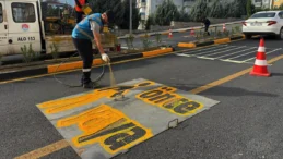 Karabük’te yaya geçidi çizgileri yenileniyor