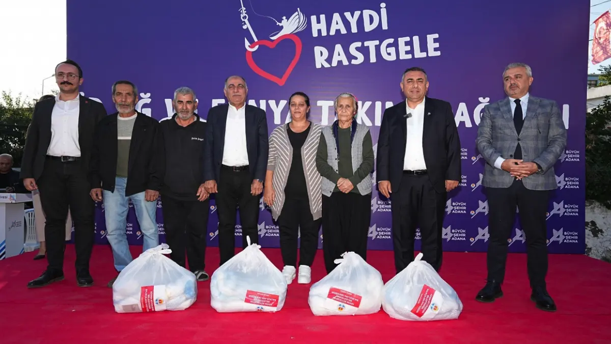 Adana Büyükşehir Belediyesi, Akdeniz sahilindeki Yumurtalık Limanı Balıkçılar Kooperatifi’nde balıkçılara