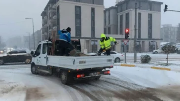 Adıyaman’da karla mücadelede ekipler teyakkuz halinde