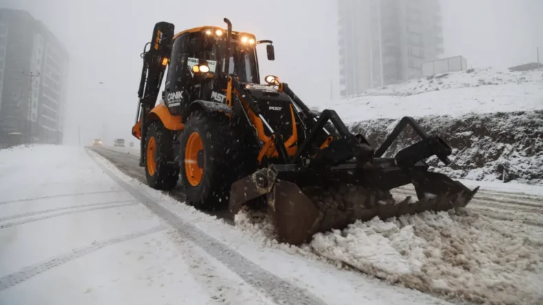 Canik Belediyesi’nden karla etkin mücadele