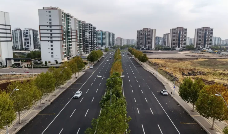 Diyarbakır’da kentin ana aksları yenileniyor