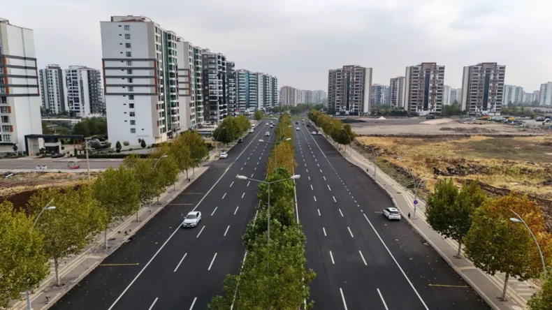 Diyarbakır’da kentin ana aksları yenileniyor