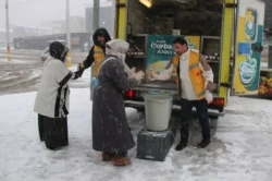 Haliliye’de karla mücadelenin yanına, sıcak bir çorba molası