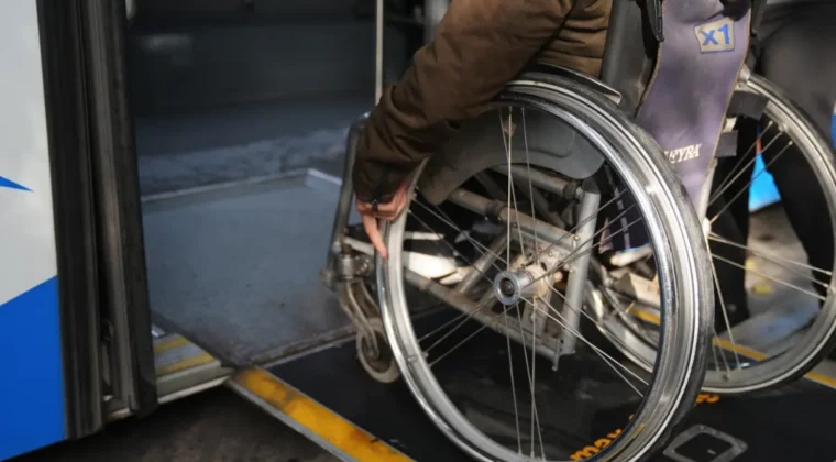 İzmir’de engelliler günü müjdesi! ‘Duraktayım’ uygulaması yenileniyor…