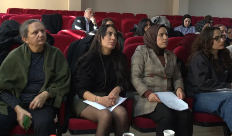 Muş Belediyesi’nde görevli kadınlara eğitim verildi