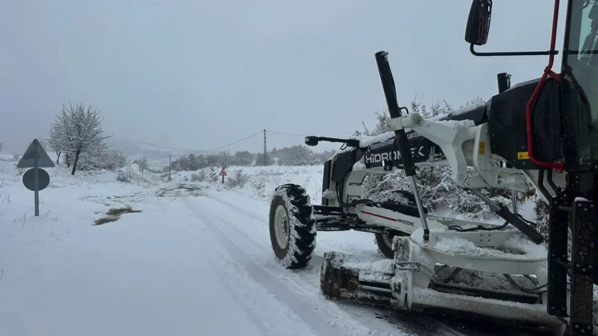 Türkiye’nin kırsal yol ağı en uzun olan Ordu’da kar yağışının