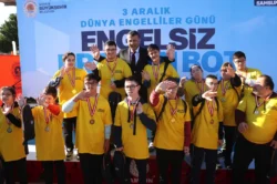 Samsun’da engelli bireylere özel dragon bot yarışları düzenlendi