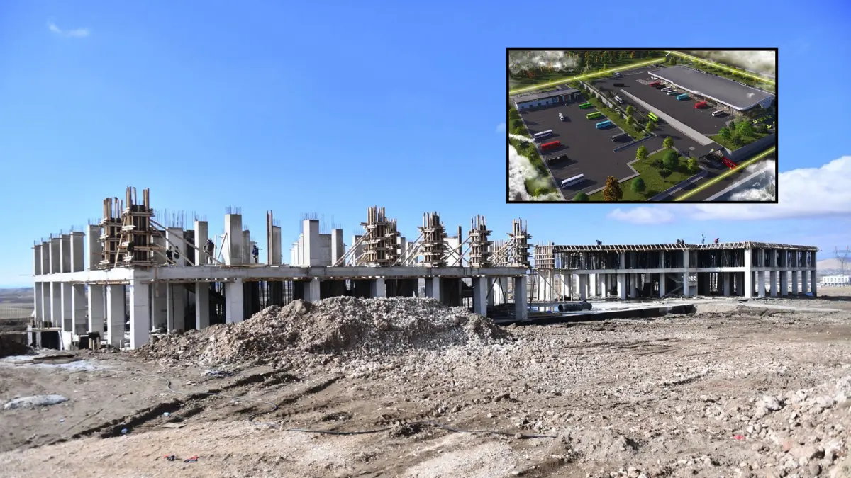 Van Büyükşehir Belediyesi tarafından, Van-Erciş karayolu üzerinde yapımına devam edilen
