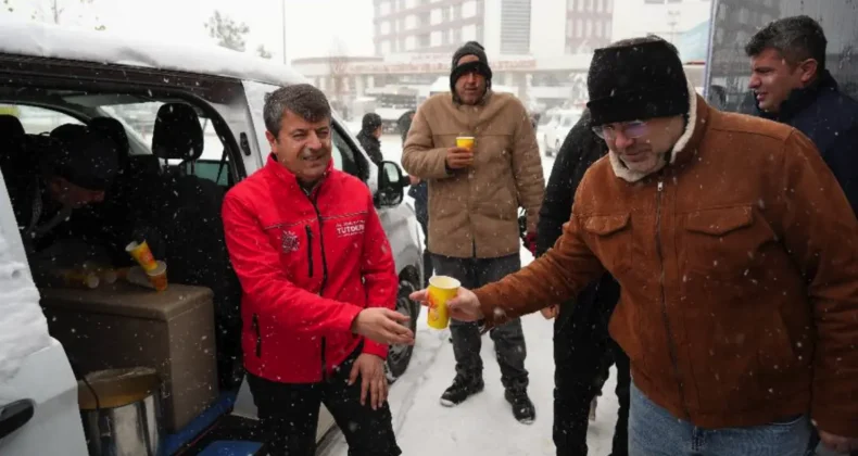 Adıyaman’da kar yağışına sıcak çorba desteği