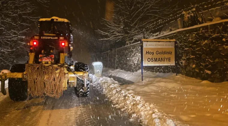 Bursa’da karla mücadele çalışmaları sürüyor