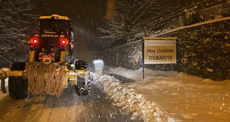 Bursa’da karla mücadele çalışmaları sürüyor