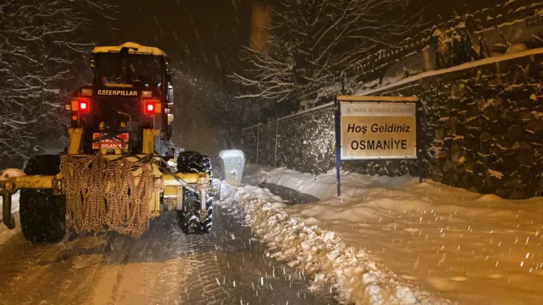 Bursa’da karla mücadele çalışmaları sürüyor