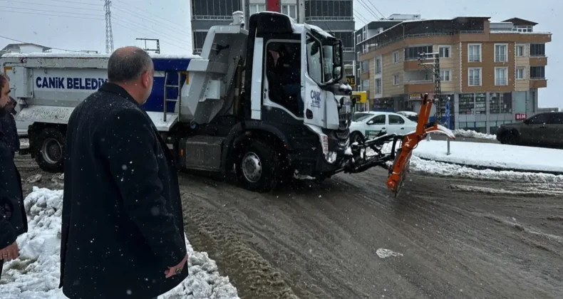 Canik’te Başkan Sandıkçı karla mücadele ekiplerini yalnız bırakmadı