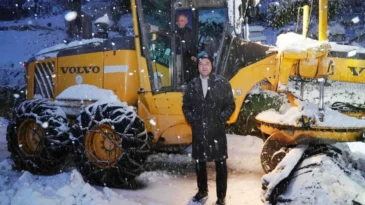 Giresun’da Başkan Köse karla mücadele ekiplerini yalnız bırakmadı