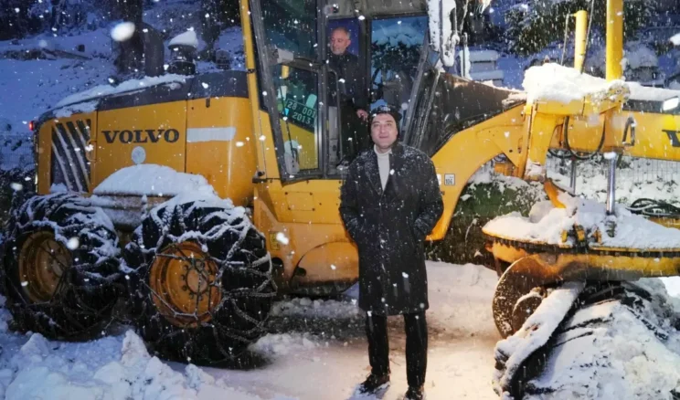 Giresun’da Başkan Köse karla mücadele ekiplerini yalnız bırakmadı