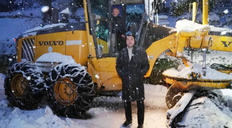 Giresun’da Başkan Köse karla mücadele ekiplerini yalnız bırakmadı