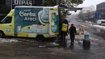 Haliliye Belediyesi’nden sıcak çorba ikramı