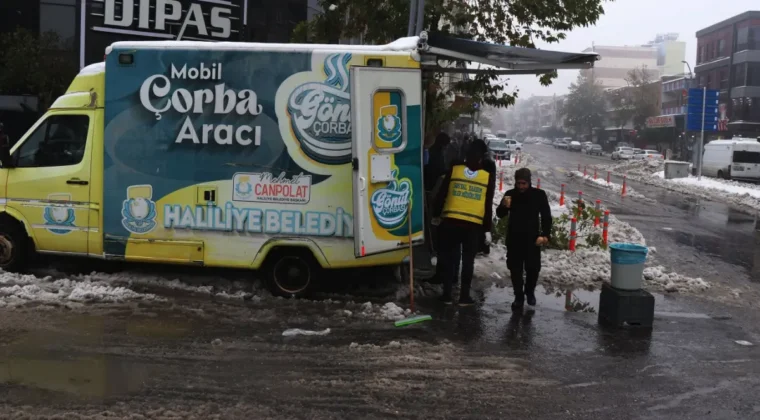 Haliliye Belediyesi’nden sıcak çorba ikramı