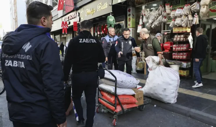 Mersin’de kaldırım işgaline sıkı denetim