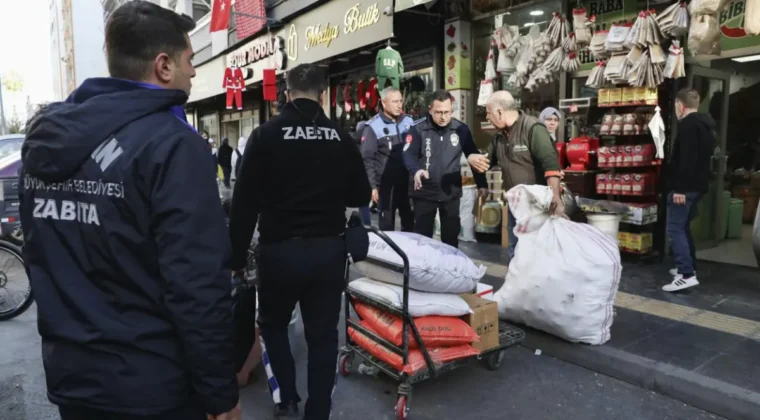 Mersin’de kaldırım işgaline sıkı denetim