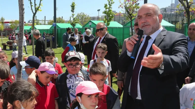 Canik’te 29 bin çocuk ve gence sıfır atık eğimi verildi