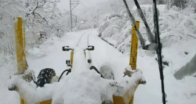 Ordu karla mücadelede tüm ekipleriyle sahada