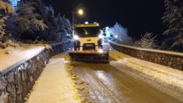 Tokat karla mücadelede tüm ekipleriyle sahada