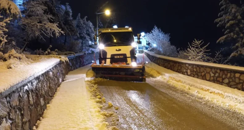 Tokat karla mücadelede tüm ekipleriyle sahada