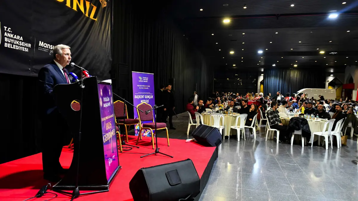 Ankara Büyükşehir Belediye Başkanı Mansur Yavaş, Ramazan ayının ilk iftarında