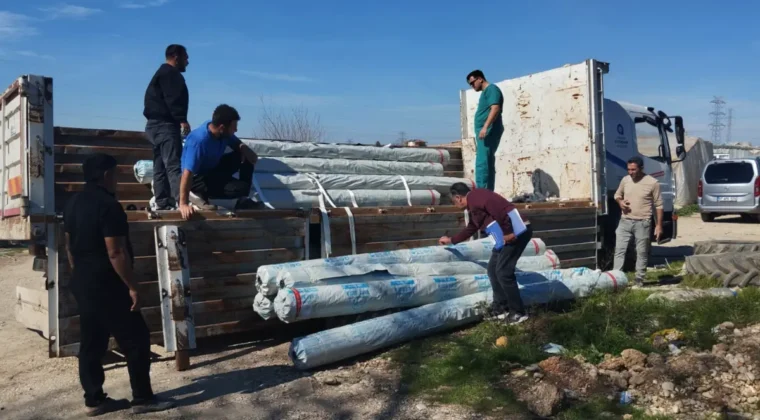 Antalya Büyükşehir’den üreticiye sera naylonu desteği