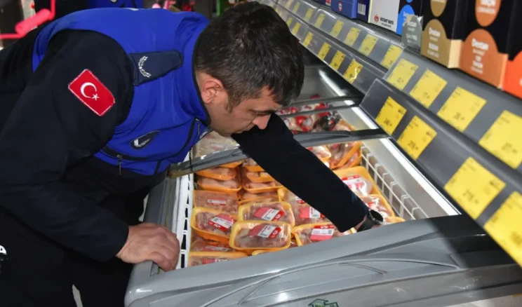 Atakum’da zabıta ekipleri Ramazan öncesi denetimlerini sıklaştırdı