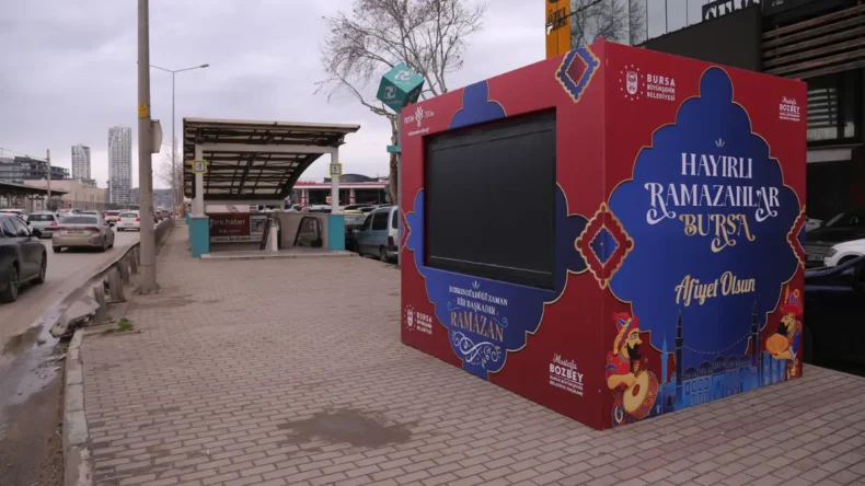 Bursa’da iftara yetişemeyen vatandaşa iftariyelik desteği