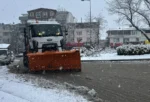 Bursa Büyükşehir karla mücadelede sahada
