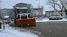 Bursa Büyükşehir karla mücadelede sahada