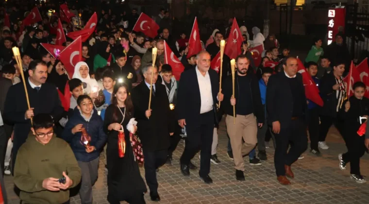 Canik’te ramazanın gelişi fener alayı ile karşılandı