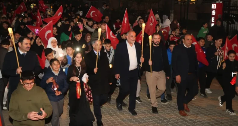 Canik’te ramazanın gelişi fener alayı ile karşılandı