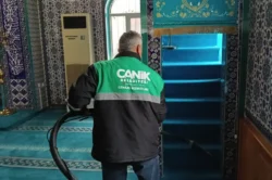Canik Belediyesi’nden camilerde Ramazan temizliği