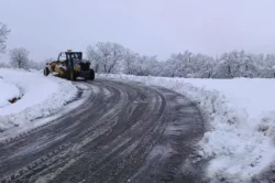 Diyarbakır’da karla mücadele çalışmaları sürüyor