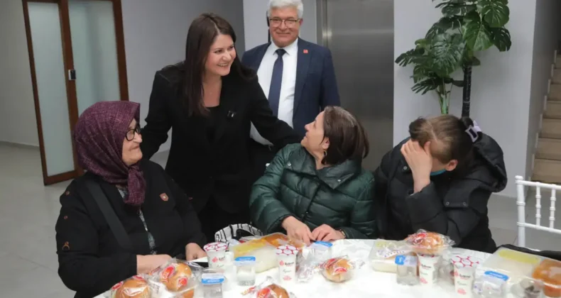 Başkan Gencan vatandaşlarla aynı sofrada buluştu