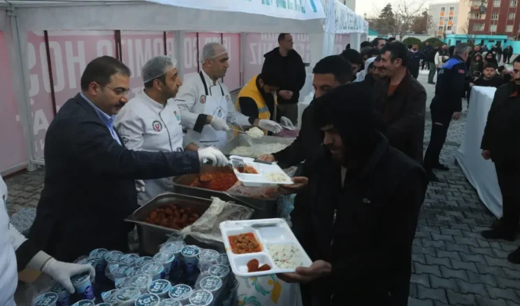 Haliliye’de maneviyat dolu Ramazan akşamı: İlahiler seslendirildi