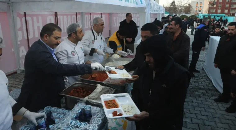 Haliliye’de maneviyat dolu Ramazan akşamı: İlahiler seslendirildi