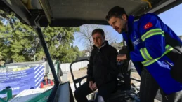 İzmir’de asfalt serim çalışmaları sürüyor: Başkan Tugay yerinde inceledi