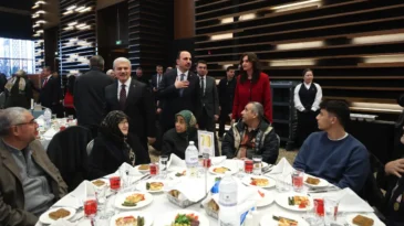 Konya’da şehit aileleri ve gaziler ‘Büyük Aile Sofrası’nda buluştu