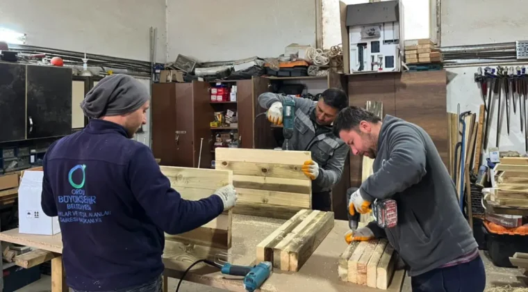 Ordu Büyükşehir park ve bahçe mobilyalarını kendi üretiyor