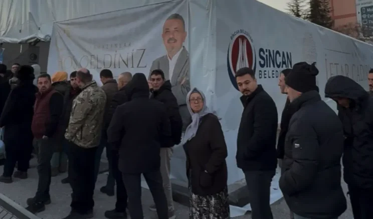 Başkan Ercan vatandaşlarla iftar sofrasında buluştu