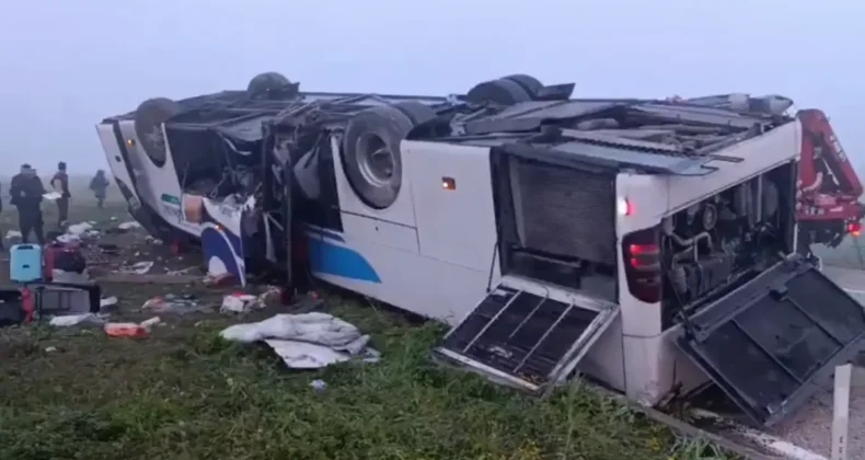 Adana’da otobüs kazası! 2 kişi öldü, 23 kişi de yaralandı