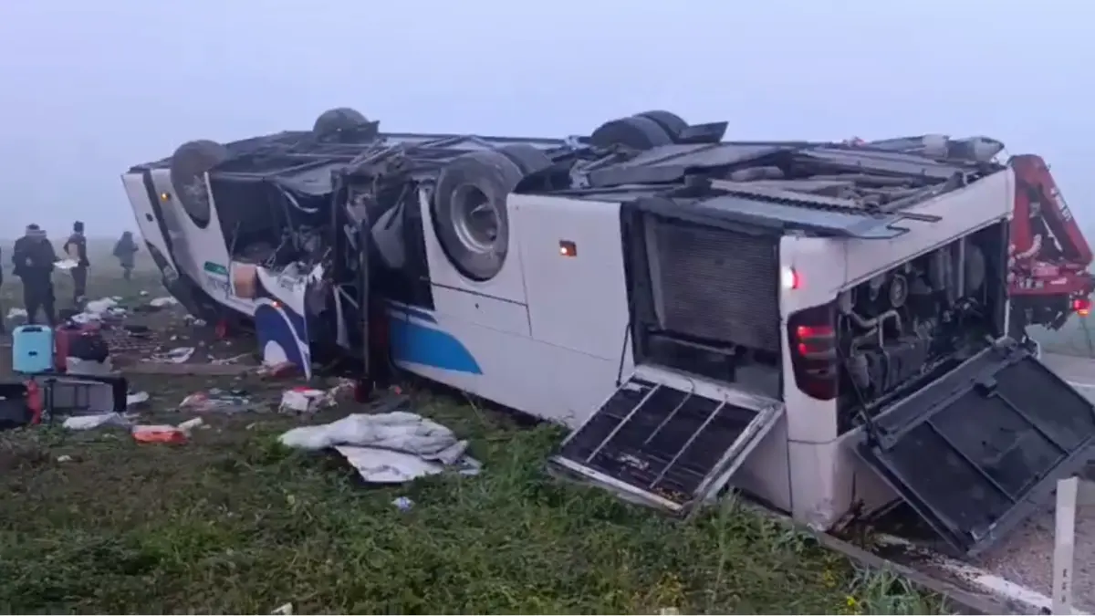 Adana’da yolcu otobüsünün devrilmesi sonucu meydana gelen trafik kazasında 2