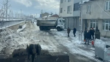 Ağrı’da karla mücadelede ‘bahar’ mesaisi