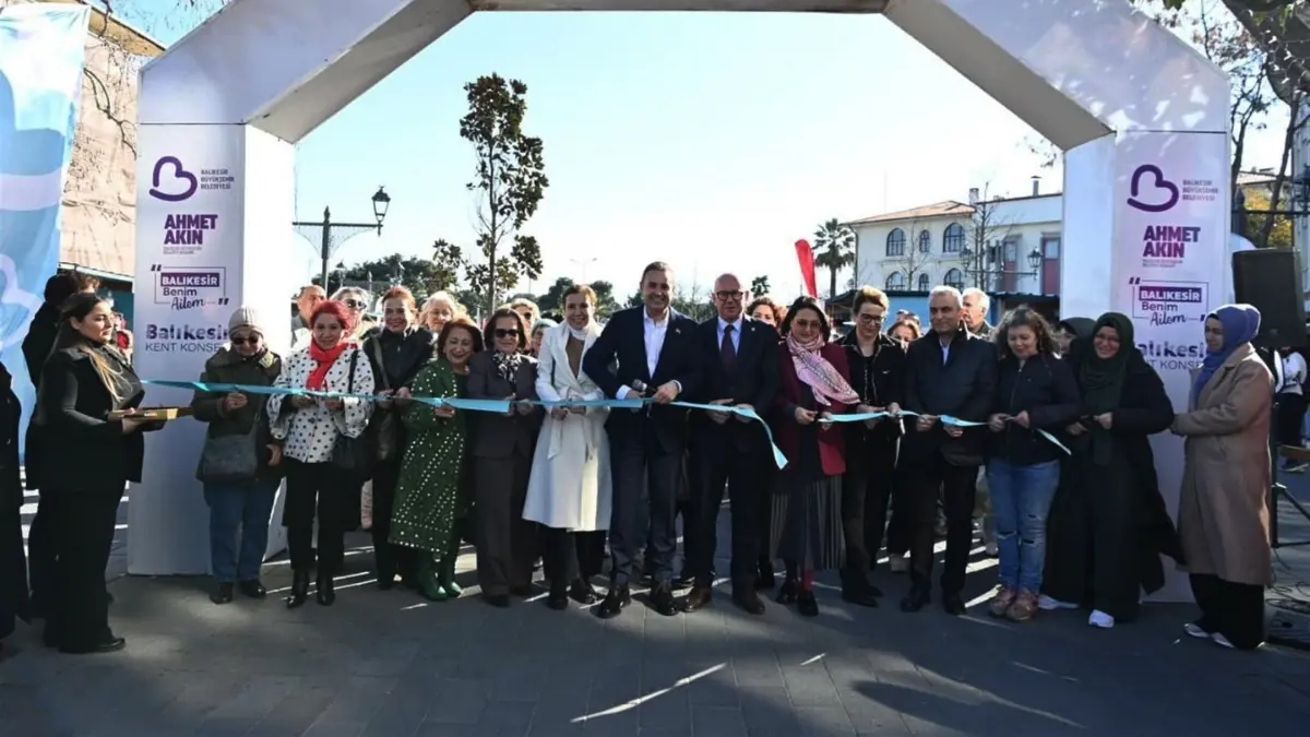 Balıkesir Büyükşehir Belediye Başkanı Ahmet Akın, 8 Mart Dünya Emekçi